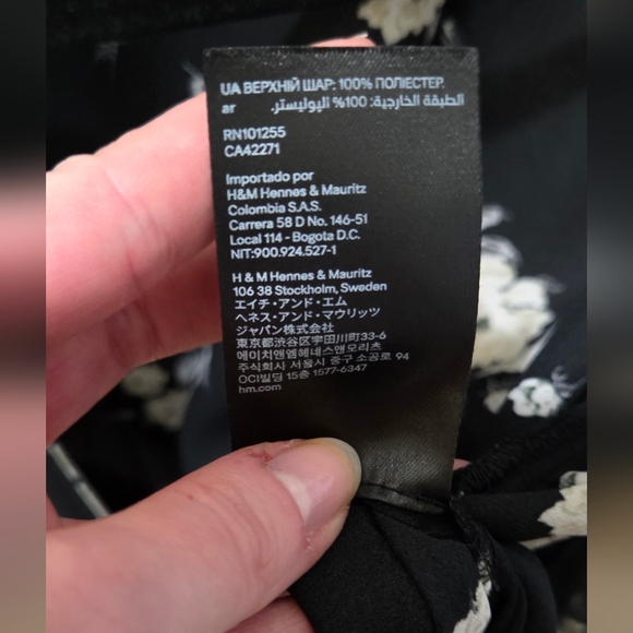 Floral Black and White Women's Top - Picture 7 of 8